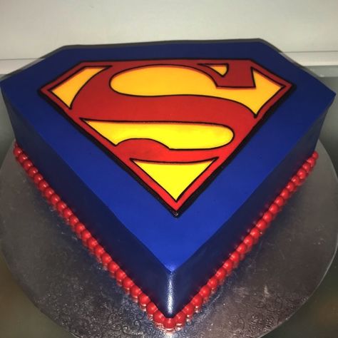 Superman Cake For Men, Superman Cake Design, Superman Birthday Party Cake, Superman Birthday Party Decorations, Superman Cake Ideas, Cake For Papa, Superman Party Ideas, Birthday Cake For Papa, Superman Birthday Cake