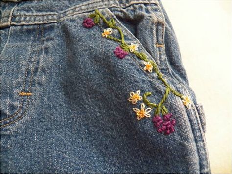 Bramble Embroidery, Blackberry Outfit, Embroidery Overalls, Embroidery Vines, Embroidery Patterns Easy, Modified Clothing, Patterns Outfit, Jean Embroidery, Embroidered Overalls