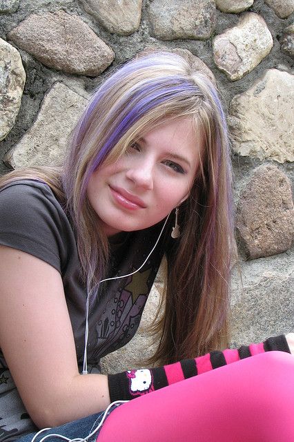 purple streaks in hair | purple streaks Colour Streaks In Hair, Blonde Hair Purple Streaks, Purple Streaks In Hair, Purple Streaks In Blonde Hair, Hairstyles With Purple, Tour Hairstyles, Blonde Hair With Purple Streaks, Streaks In Hair, Hair For The Summer