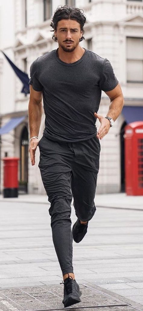 Gym Look Men, Men Workout Outfits, Workout Outfits For Men, Mens Workout Outfits, Comfortable Workout Outfits, Workout Clothes For Men, Best Workout Clothes, Inspiring Lifestyle, Mens Work Outfits