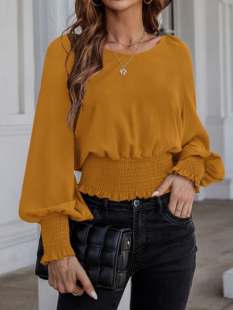 Yellow Blouse Outfit, Yellow Top Outfit, Long Blouse Designs, Outfits Gorditas, Shirred Blouse, Metallic Blouses, Backless Crop Top, Trendy Fashion Tops, Yellow Blouse