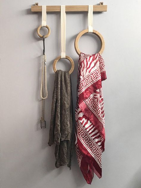 Rustic Hallway Decor, Bedroom Organization Ideas, Scarf Organizer, Entryway Key Holder, Organization Hacks Bedroom, Scarf Rack, Scarf Display, Scarf Storage, Belt Organizer