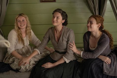 beth 🍊🧡 on Twitter: "The power of these women.  Breathtaking.… " Brianna And Roger, Sophie Skelton, Outlander Knitting, Outlander Characters, The Fiery Cross, Jaime Fraser, Outlander Tv Series, Claire Fraser, Outlander Tv