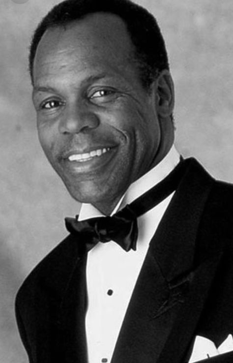 Danny Glover, Famous Portraits, Black Entertainment, Vintage Black Glamour, Famous Black, Classic Movie Stars, Black Actors, Black Hollywood, Black Celebrities