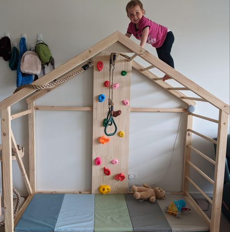 Diy Montessori Gym, Kids Gym Room Indoor Play, Diy Climbing Wall For Kids Indoor, Gross Motor Room Indoor, Diy Indoor Climbing Wall, Indoor Play Gym For Kids, Gross Motor Playroom, Diy Climbing Structure, Indoor Playroom Ideas