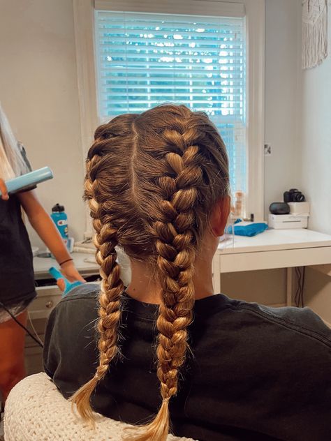 French 2 Braids, 2 Loose Braids, Fluffy French Braids, French Braid Two, How To Do French Braid, 2 French Braids, Hairstyles Everyday, French Glamour, Messy French Braids