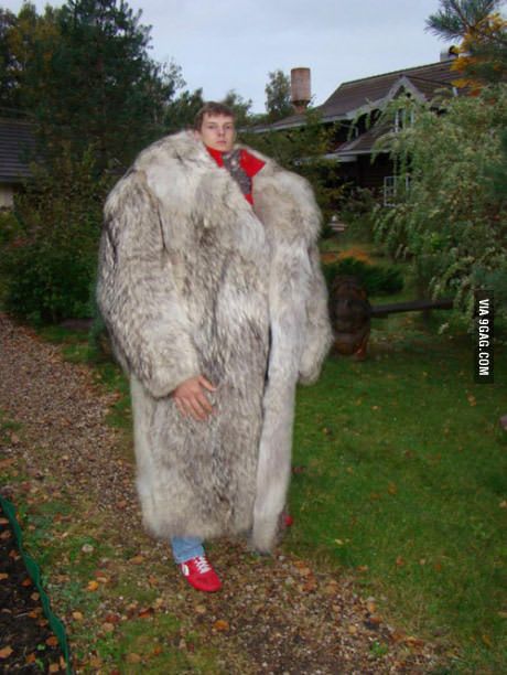 Mens Fur Coats, Russian Dating, Mens Fur, Random Funny Stuff, Fashion Fail, Dating Pictures, Red Sneakers, Garage Sale, Thrift Shopping