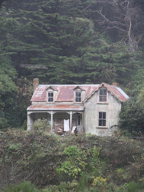 not so small -Old house, Johnsonville, Wellington, New Zealand by brian nz, via Flickr Small Old House, Old House Abandoned, Abandoned Suburban House, Villa Restoration Nz, Rural New Zealand, Old Nz Villas, New Zealand Architecture, Old Abandoned Buildings, New Zealand Houses