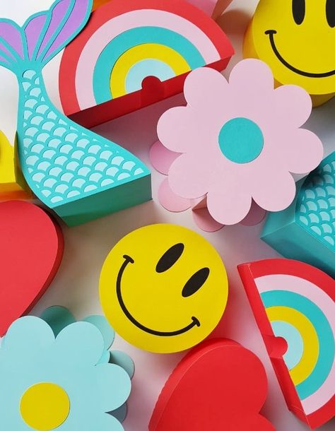 Smiley Face Party Favors, Happy Bday Wishes, Valentine Art Projects, Bday Party Kids, Creative Party Ideas, Daisy Party, Baby Boy 1st Birthday Party, Cute Smiley Face, Kids Birthday Themes