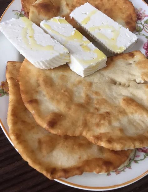 Albanian Cuisine, Albanian Food, Serbian Food, Albanian Recipes, European Dishes, Powder Sugar, Ethnic Food, Mediterranean Cuisine, European Food