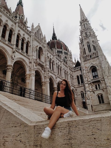 Budimpesta Photography, Budapest Photo Ideas Summer, Budapest Vacation, Budapest Travel Guide, Visit Budapest, Budapest Travel, Prague Travel, Photos Of Eyes, Vacation Inspiration