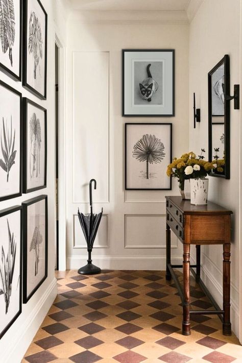 10 Sophisticated Entryway Black and White Wall Art Ideas Entryway Wall Art Ideas, Entryway Black And White, Black And White Entryway, Classic Drawing, White Entryway, Small Entrance, Wall Art Ideas, Monochrome Art, Entryway Wall