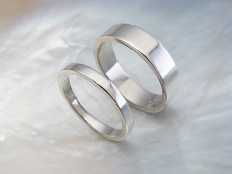 Verighete - Iulie 2014 Flat Wedding Rings, Wedding Rings Sets His And Hers, Simple Wedding Bands, Matching Wedding Rings, Wedding Bands For Her, Titanium Ring, Ring Trends, Platinum Wedding, Wedding Band Sets