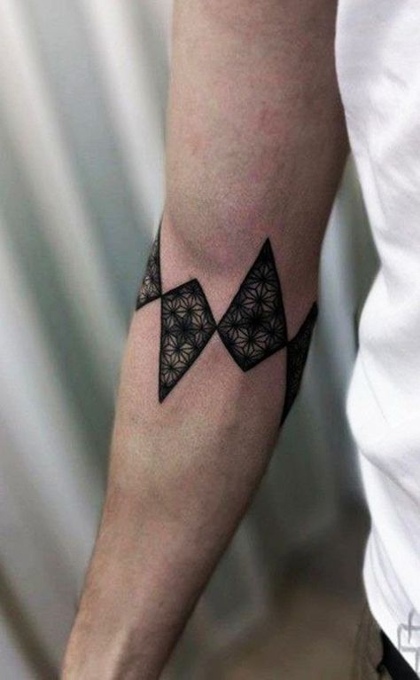 #simple #tattoo #tattoos #ideas #designs #men #formen #menstattooideas Tattoo Men Wrist, Rhombus Tattoo, Mandala Tattoo Men, Tatuagem Masculina Pequena, Tattoos Pinterest, Tattoo Trend, Geometry Tattoo, Small Tattoos Simple, Geometric Tattoo Design