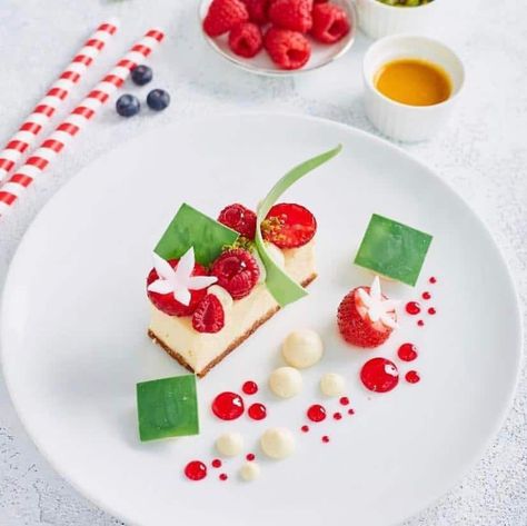 Anis Hyssop, Mango Chocolate, Alpine Strawberries, Almond Shortbread, Patisserie Design, Fine Dining Desserts, Spring Recipe, Fine Dining Recipes, New York Cheesecake