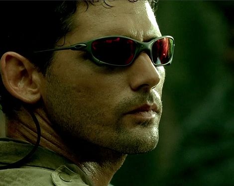 Eric Bana - Black Hawk Down Oakley Juliet, Black Hawk Down, Eric Bana, Movie Black, Cheap Oakley Sunglasses, Black Hawk, Mens Boots Fashion, Stylish Glasses, Sports Sunglasses