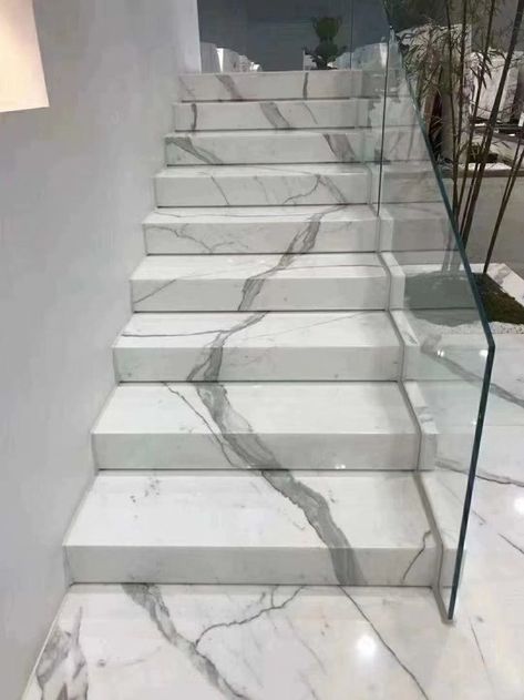 Bathhouse Design, White Marble Stairs, Interior Design Under Stairs, Stairs Tiles Design, Granite Stairs, درج السلم, Luxury Staircase, Staircase Design Modern, Marble Staircase