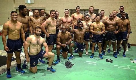 Rugby World Cup 2019: Picture of buff Springboks a major warning to All Blacks - NZ Herald Springbok Rugby Players, Rugby Muscle, Rugby Motivation, Rugby Wallpaper, Springbok Rugby, Hot Rugby Players, Rugby Boys, Rugby Training, Rugby Balls