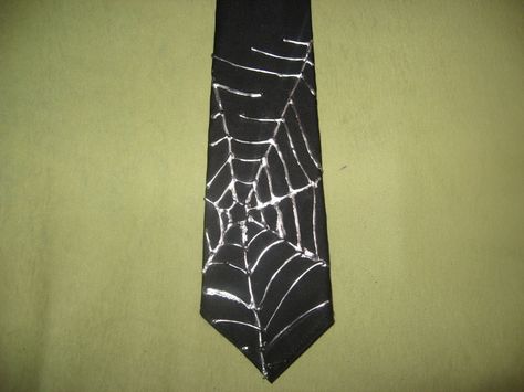 Tie Diy Ideas, How To Tie A Tie, Decorating With Fabric, Punk Tie, Clothes Painting, Tie Drawing, Tie Ideas, Diy Tie, Diy Clothes Design