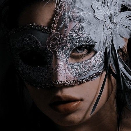 Haunted Masquerade, Masquerade Mask Aesthetic, Masquerade Ball Aesthetic, Masquerade Aesthetic, Princess Photo Shoot, Mask Photography, Vampire Masquerade, Mask Aesthetic, Ball Aesthetic