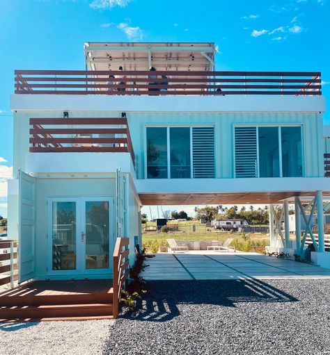 Ideas Terraza, Cozy Homes, Shipping Container Home Designs, Storage Container Homes, Phoenix Homes, Building A Container Home, Container Architecture, American House, Casa Container