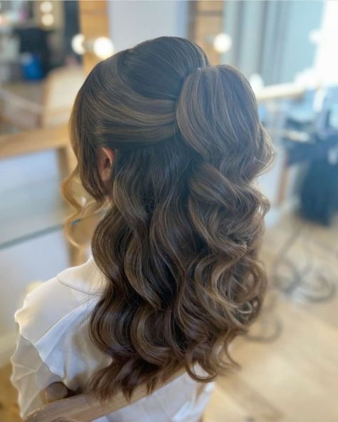 Engagement Hair, Bridesmaid Hair Inspo, Quinceanera Hairstyles, Simple Wedding Hairstyles, Quince Hairstyles, Long Hair Wedding Styles, Winter Hair, Half Up Half Down Hair, Formal Hairstyles