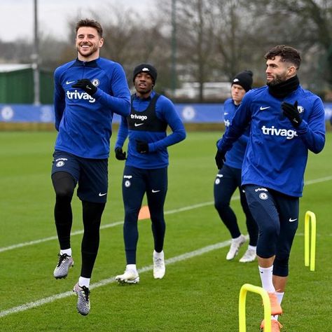 Chelsea Training, Mason Mount, Fc Chelsea, Christian Pulisic, Cheer Me Up, Football Lovers, Soccer Pictures, Male Portrait, Chelsea Fc