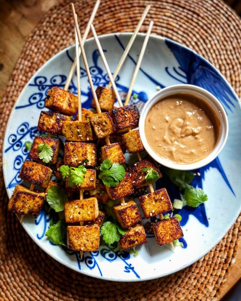 Tofu Satay Recipe, Tempeh Skewers, Tofu Satay, Tofu Skewers With Peanut Sauce, Peanut Tofu Satay, Tofu Satay Skewers, Satay Tofu, Thai Tofu, Food On Sticks