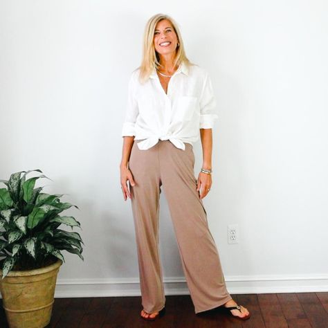 Fabulous Outfits with Wide Leg Pants | Women over 50 Outfits With Wide Leg Pants, Wide Leg Pants Women, Style Wide Leg Pants, Fabulous Outfits, 50 Style, Smart Casual Outfit, Women Over 50, Fashion Over 50, Pants Women