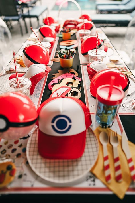 Pokemon Birthday Party Table, Pokemon Birthday Table Decorations, Modern Pokemon Birthday Party, Pokémon Theme Party, Charizard Birthday Party, Diy Pokemon Party Decorations, Pokemon Centerpieces, Pokémon Birthday Ideas, Pokemon Birthday Party Decorations