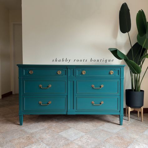 Chest Of Drawers Color Ideas, Blue Painted Dresser Ideas, Teal Painted Furniture, Turquoise Dresser, Teal Dresser, Blue Chest Of Drawers, Furniture Colour, Dresser Vintage, Drexel Furniture