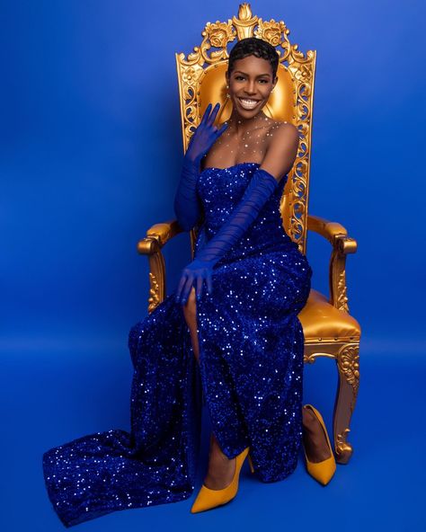 Sigma Gamma Rho Graduation Pictures, Sigma Gamma Rho Photoshoot, Sgrho Photoshoot, Sgrho Outfits, Sorority Photoshoot, Pretty Poodles, Grad Pic, Sigma Gamma Rho, H&m Shoes