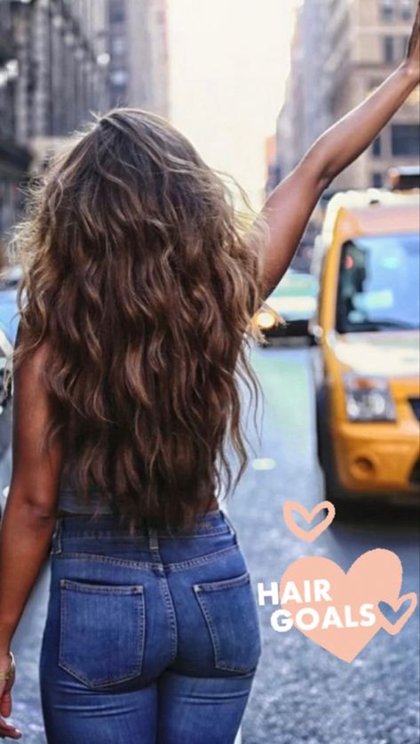 Haircut Wavy Hair, Cabello Afro Natural, Haircut Wavy, Elegant Style Women, Thick Wavy Hair, Face Shape Hairstyles, Wavy Haircuts, Natural Wavy Hair, Haircuts For Wavy Hair