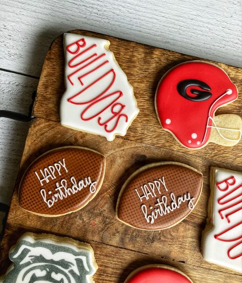 Georgia Bulldogs Cookies, Georgia Bulldogs Birthday Party, Uga Cookies, Bulldog Birthday, Desert Inspo, Sports Cookies, School Cookies, Cottage Bakery, Birthday Man