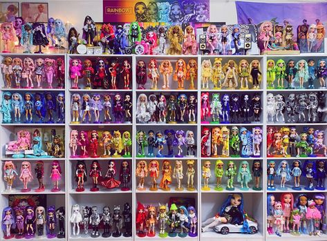 Rainbow High Collection, Havana Party, 30 Day Drawing Challenge, Rainbow Family, Barbie Family, Popular Toys, Doll Display, Rainbow High, Girly Images