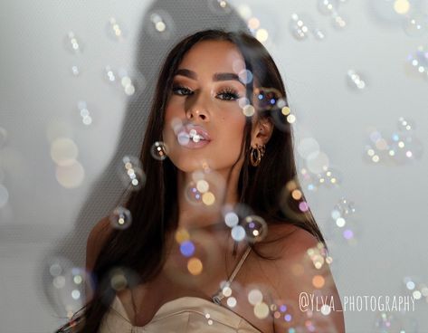 Photo Ideas With Bubbles, Photo Shoot With Bubbles, Bubbles Portrait Photography, Pictures With Bubbles Photo Shoot, Bubble Machine Photoshoot, Soap Bubbles Photoshoot, Bubble Photography Ideas, Bubbly Photoshoot, Blowing Glitter Photoshoot