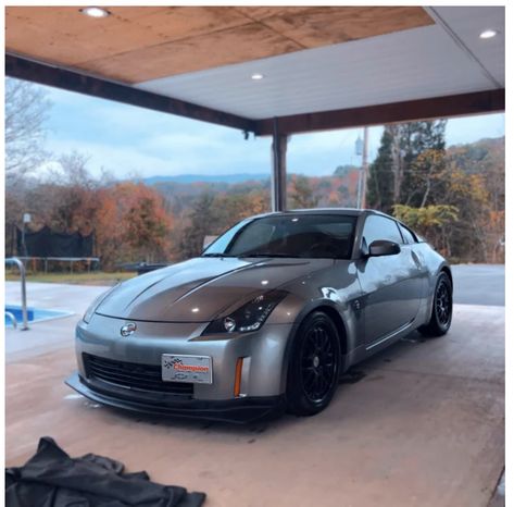 350z Build, Jdm Builds, Nissan Z, Nissan 350z, Pretty Cars, Jdm, Nissan, Sandwiches, Hobbies