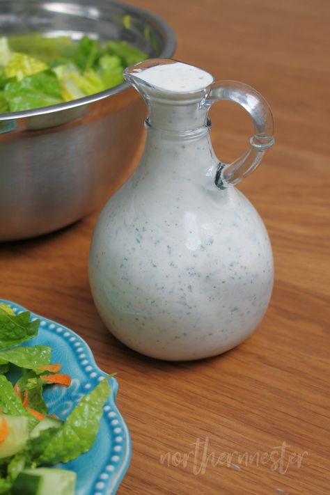 Pickle Juice Ranch Dressing | THM: FP - Northern Nester. There’s Ranch Dressing, and then there’s pickle juice Ranch Dressing! This wonder ingredient does so much more than provide amazing flavor to North America’s favorite salad dressing. #northerrnnester #trimhealthymama #ranchdressing Pickle Juice Uses, Low Fat Salads, Olive Garden Dressing, Recipes Sauces, Thm Fp, Green Goddess Salad Dressing, Trim Healthy Mama Plan, Trim Healthy Momma, Recipes Salads