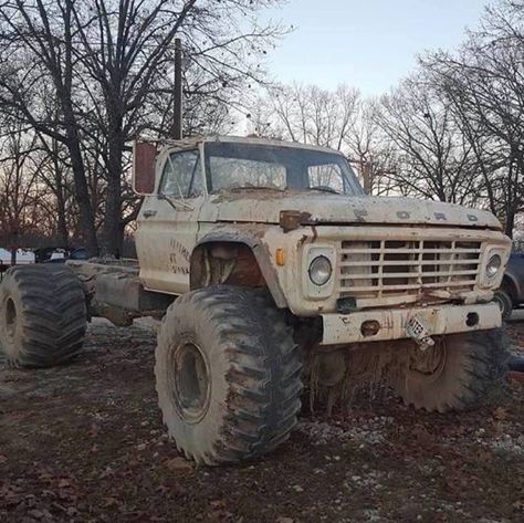 Ford Work Trucks, Ford Truck Models, Big Ford Trucks, Dually Trucks, Mud Trucks, Vintage Pickup Trucks, Custom Pickup Trucks, Old Ford Trucks, Classic Ford Trucks