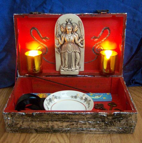 A shrine for worshiping your deities can be very beneficial in helping you connect, but not everyone can just set up a permanent shrine. You don't have to-- here's how to make one that packs away. Shrine Ideas, Portable Altar, Shrines Box, Pagan Festivals, Mini Altar, Pagan Crafts, Witches Altar, Pagan Altar, Easy Candles