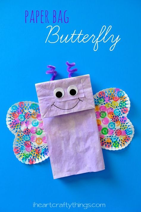 Paper Bag Butterfly Kids Craft from iheartcraftythings.com. Cute spring craft for kids or for learning about butterflies and insects. Butterfly Kids Craft, Preschool Insects, Pirate Craft, Preschool Creative Art, Spring Crafts Preschool, Preschool Spring, Afternoon Crafts, Paper Spring, Bahasa China