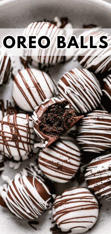 Oreo Balls Food To Make For New Years Eve, New Year’s Party Food Cheap, New Years Party Snacks Easy, 3 Ingredient Oreo Balls, Ball Themed Party Food, New Year’s Eve Dessert Party, New Years Desserts Party, Deserts For New Year’s Eve, Nye Party Desserts