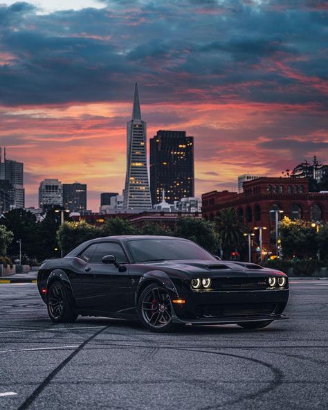 Dodge Challenger – @my-love-is-supercars on Tumblr Dodge Challenger Wallpapers 4k, Dodge Challenger Srt Hellcat Black, Dodge Challenger Aesthetic, Dodge Charger Aesthetic, Rolls Royce Boat Tail, Dodge Srt Demon, Challenger Wheels, Doge Challenger, Dodge Challenger Black