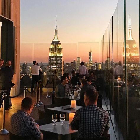 If you didn't gram it, were you really there? We all love photogenic spots so here are the 16 Most Instagrammable Restaurants in NYC! New York Rooftop Bar, Rooftop Lighting, Instagrammable Restaurants, Soho House Barcelona, New York Rooftop, Restaurants In Nyc, Ny Restaurants, Nyc Rooftop, Nyc Bars