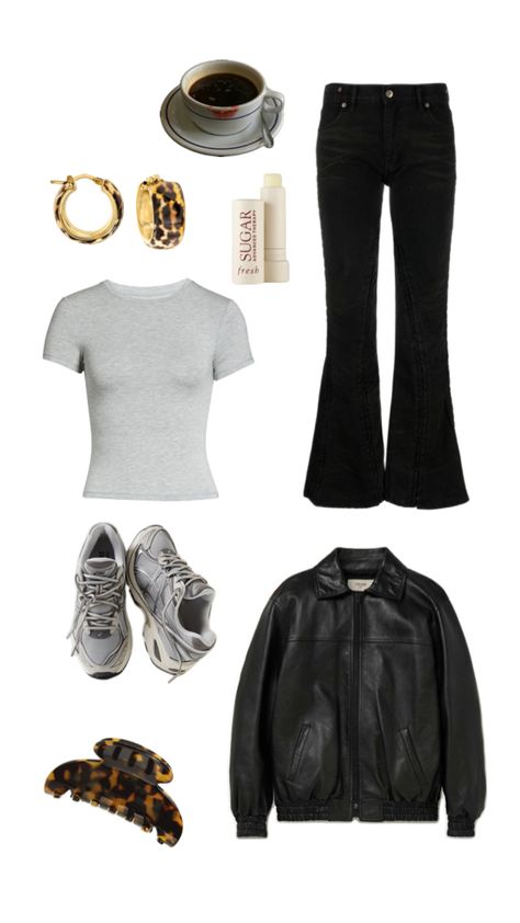 Casual college outfits Fall Outfits With Leather Pants, Black Flare Jeans Outfit Casual, How To Style Black Flared Pants, Flared Black Jeans Outfit, Flare Black Jeans Outfit, Flare Jeans Outfit Casual, Black Flares Outfit, Black Flared Jeans Outfit, Black Flare Jeans Outfit