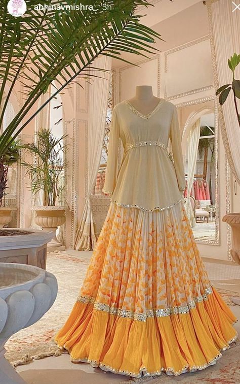 Latest Lehnga Designs Party Wear, Pithi Outfit, Ethnic Gowns Indian, Function Dresses, Long Gown Design, Lehenga Designs Simple, Pakistani Fancy Dresses, Indian Dresses Traditional, Fancy Dresses Long