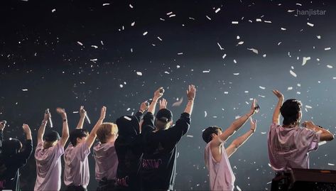 Aesthetic Computer Backgrounds, Stray Kids Concert, Skz Ot8, Kids Computer, Kids Background, Stay Forever, Skz Wallpaper, Computer Backgrounds, Kids Groups