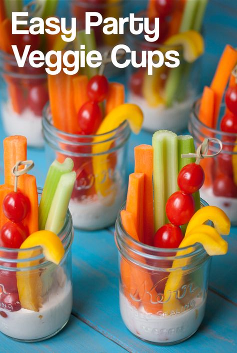 Easy Veggie Party Cups Vege Cups For Party, Veggie Party Cups, Veggies For A Party, Vegetable Cups With Dip, Individual Veggie Cups And Dip, Veggie Charcuterie Cups, Veggie Cups For Party, Veggies In A Cup, Veggie Cups With Dip