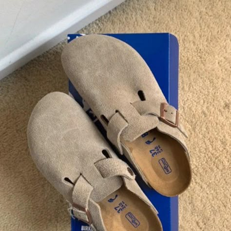 Birkenstock Boston taupe brand new Birkenstock Boston Taupe, Boston Taupe, Birkenstock Boston Outfit, Boston Birkenstock, Birkenstock Boston Clogs, Boston Outfits, Birkenstock Outfit, Boston Clogs, Trendy Shoes Sneakers