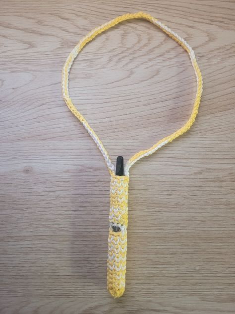 Crochet Pen Holder Necklace, Pen Holder Crochet, Crochet Pen Holder, Pen Necklace, Lighter Holder, Crocheted Things, Crochet Square Blanket, Paint Brush Holders, Bic Lighter